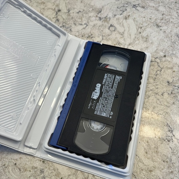 VHS Tape Disney - Finding Nemo - Picture 4 of 4